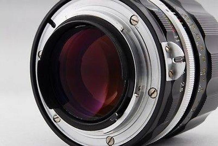 Nikon, Nikkor-P Auto 105mm f/2.5 and few portraits.